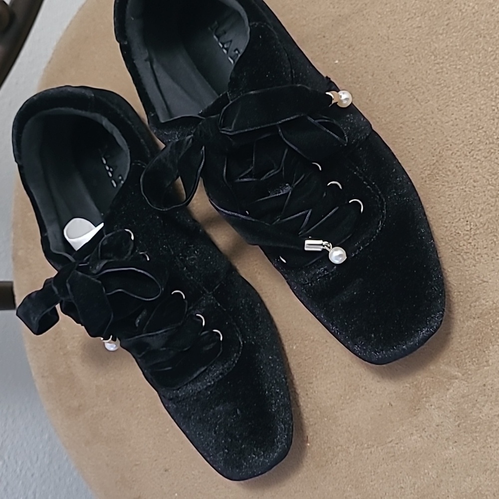 INC International Concepts Black Velvet Flats - Picture 8 of 9
